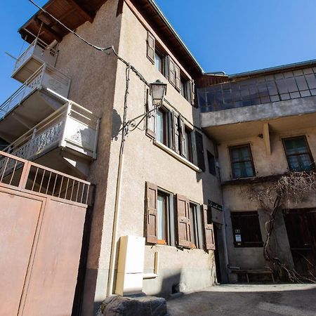 Le Coq Charmant Petit Studio En Centre Ville D'Embrun Zewnętrze zdjęcie